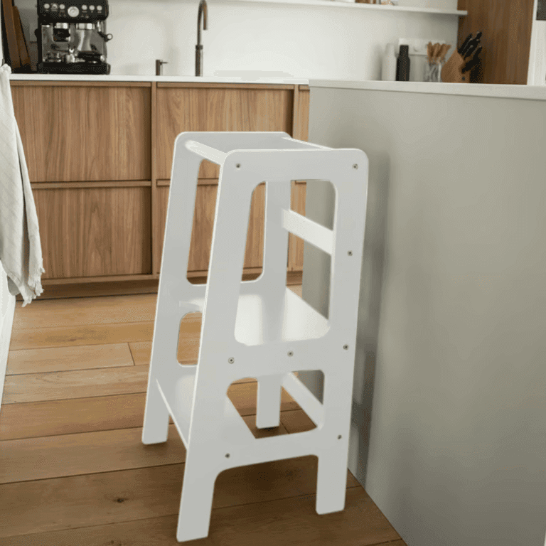 Jindl Toddler Tower White