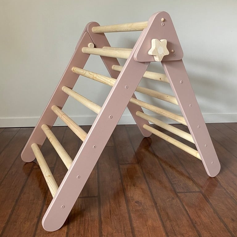 Montessori Le Black Bird Wood Shop Climbing Triangle Pink